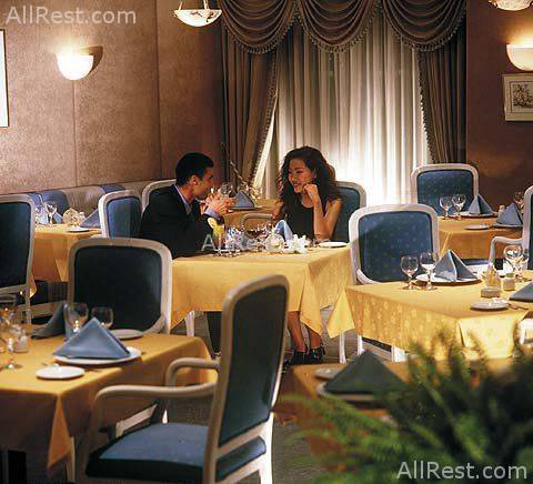 Crowne Plaza Hotel Muscat 6